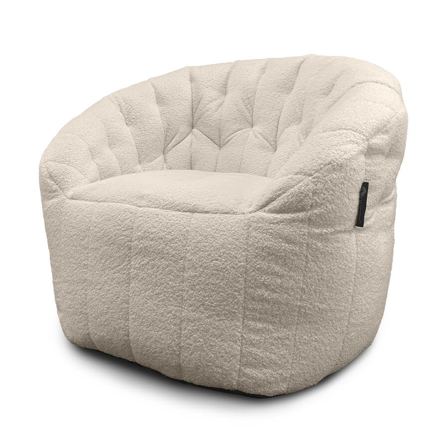 натуральное полукруглое бескаркасное кресло Butterfly Sofa из искусственного меха для гостиной, домашнего кинотеатра и офиса — фото в интерьере