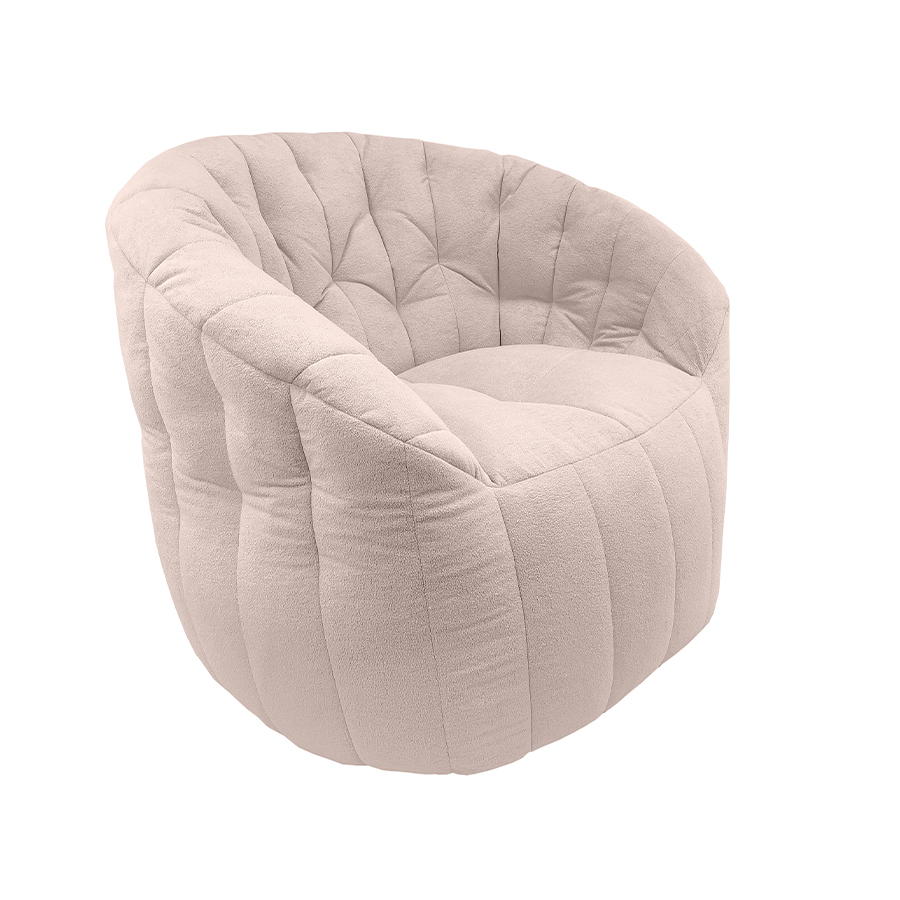 пудровое полукруглое бескаркасное кресло Butterfly Sofa для гостиной, домашнего кинотеатра и офиса — фото в интерьере