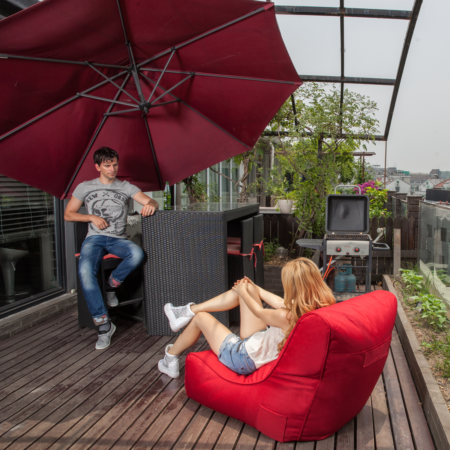 оранжевое уличный шезлонг Evolution Chaise уличное (Oxford) для террасы и бассейна — фото в интерьере