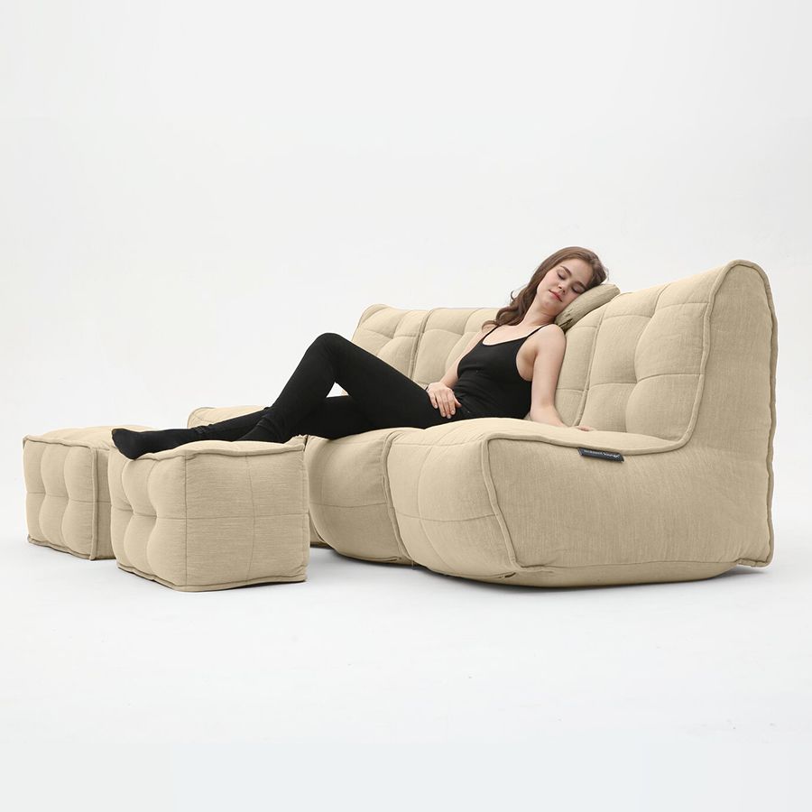 натуральное четырёхместный модульный диван Mod4 Quad Couch шенилловое для гостиной и домашнего кинотеатра — фото в интерьере