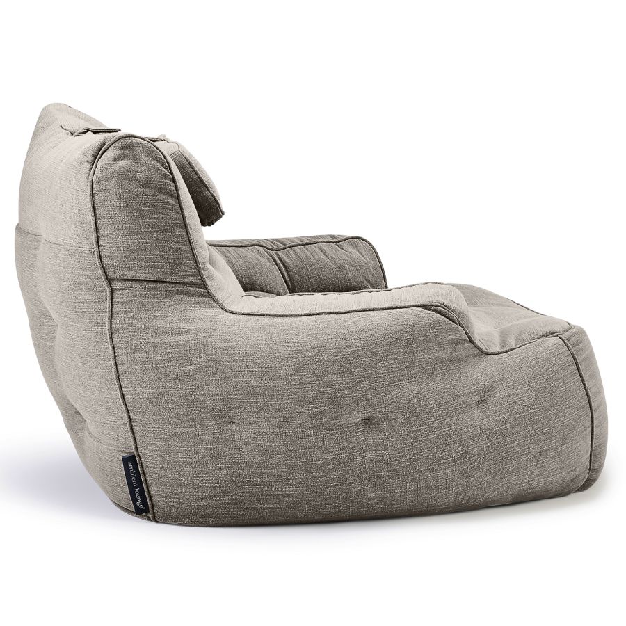 серое уличное лаунж-кресло Tranquility Armchair шенилловое для террасы, сада и веранды — фото в интерьере
