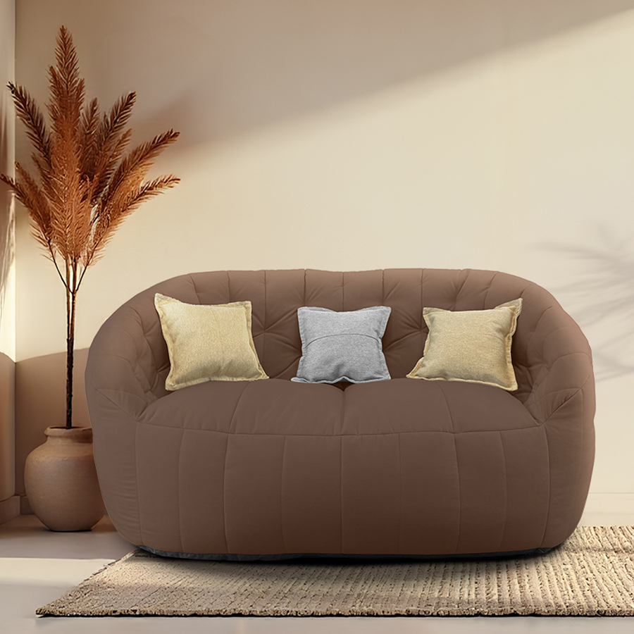 шоколадное двойной бескаркасный диван Butterfly Twin Sofa велюровое в интерьере гостиная