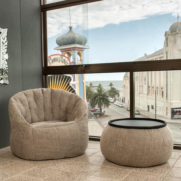 натуральное комплект лаунж-мебели Cove Package из Sofa Weave в интерьере гостиная