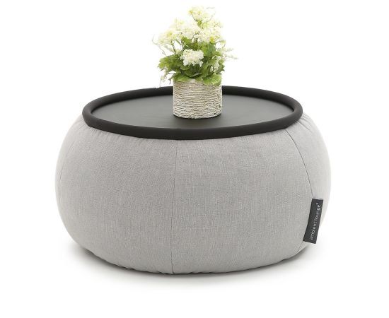 серое складной столик Versa Table из Sofa Weave для гостиной и лаунж-зоны рядом с диваном