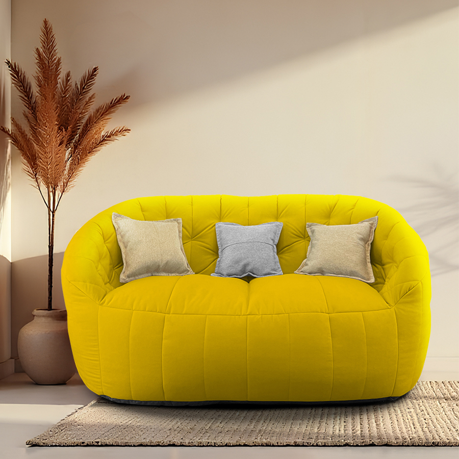 жёлтое двойной бескаркасный диван Butterfly Twin Sofa велюровое в интерьере гостиная