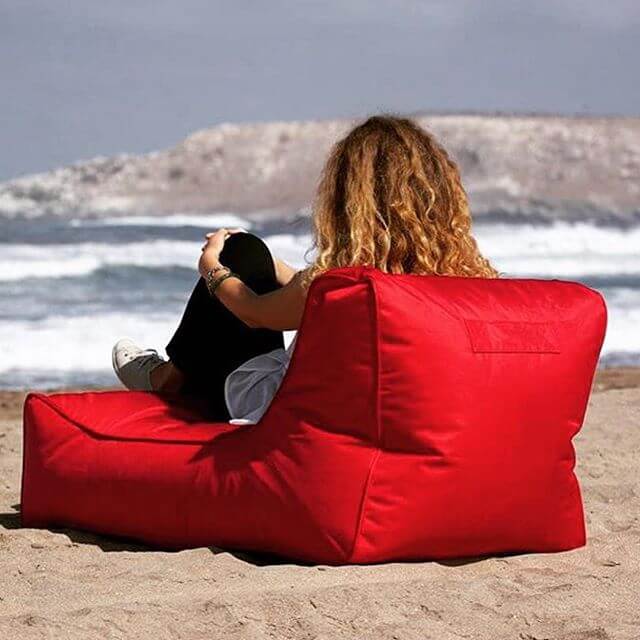 оранжевое уличный шезлонг Studio Lounger уличное (Oxford) в интерьере сад