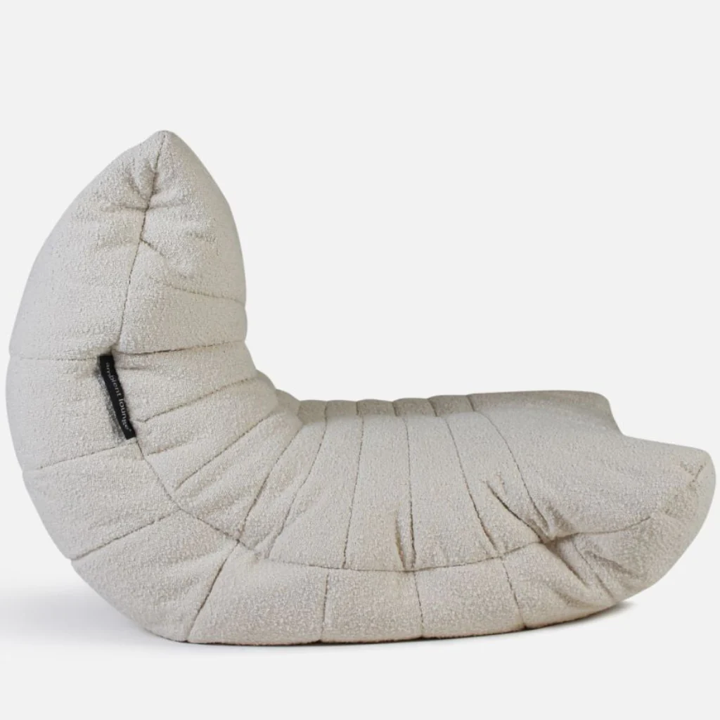 белое акустический бескаркасный диван Acoustic Sofa из буклé для домашнего кинотеатра, офиса и студии — вид сбоку