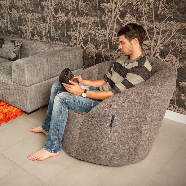 уличный шезлонг Studio Lounger для сада, бассейна и пляжной зоны — фото в интерьере