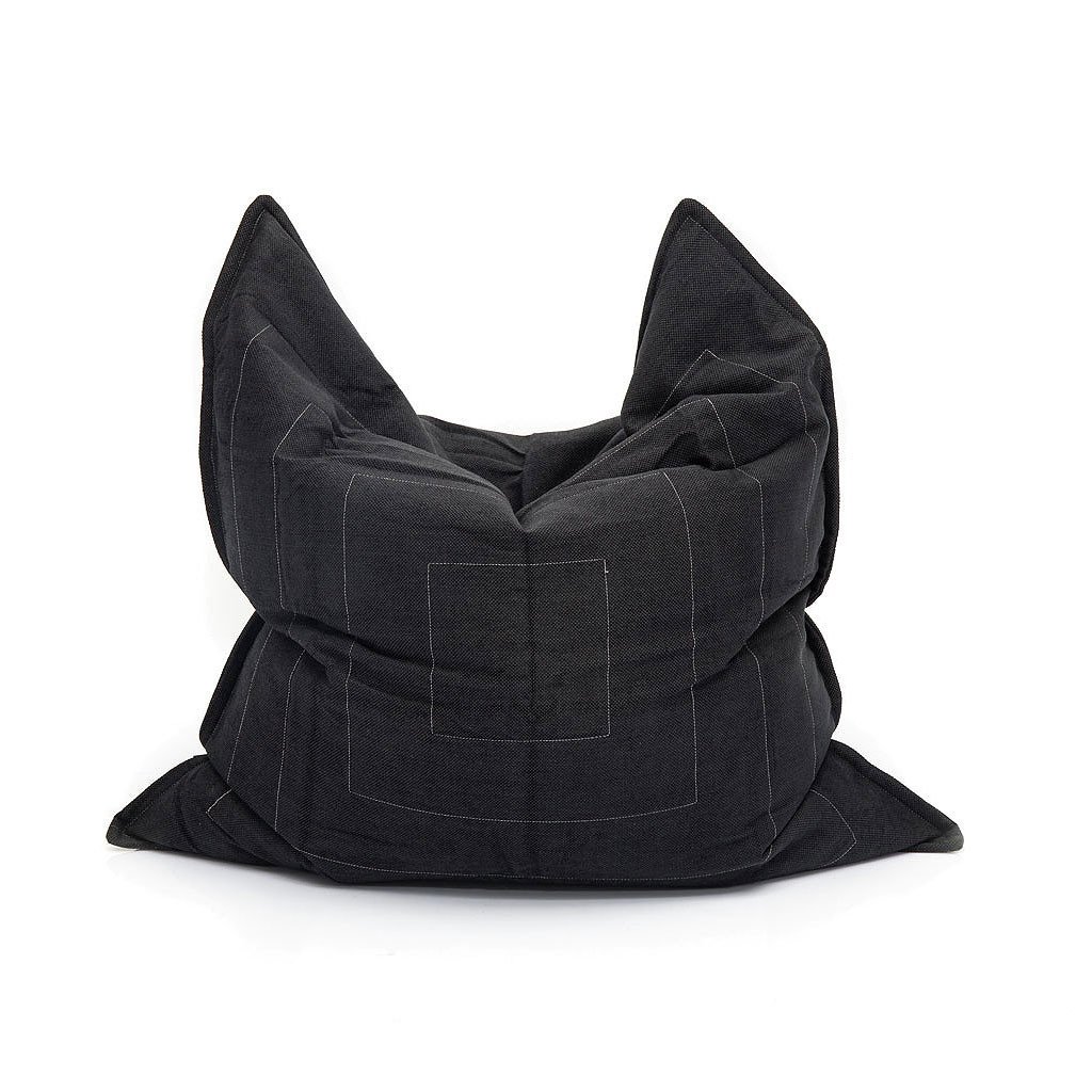 чёрное-графитовое уличный лаунж-шезлонг Zen Lounger из рогожки для террасы, бассейна и сада — крупный план
