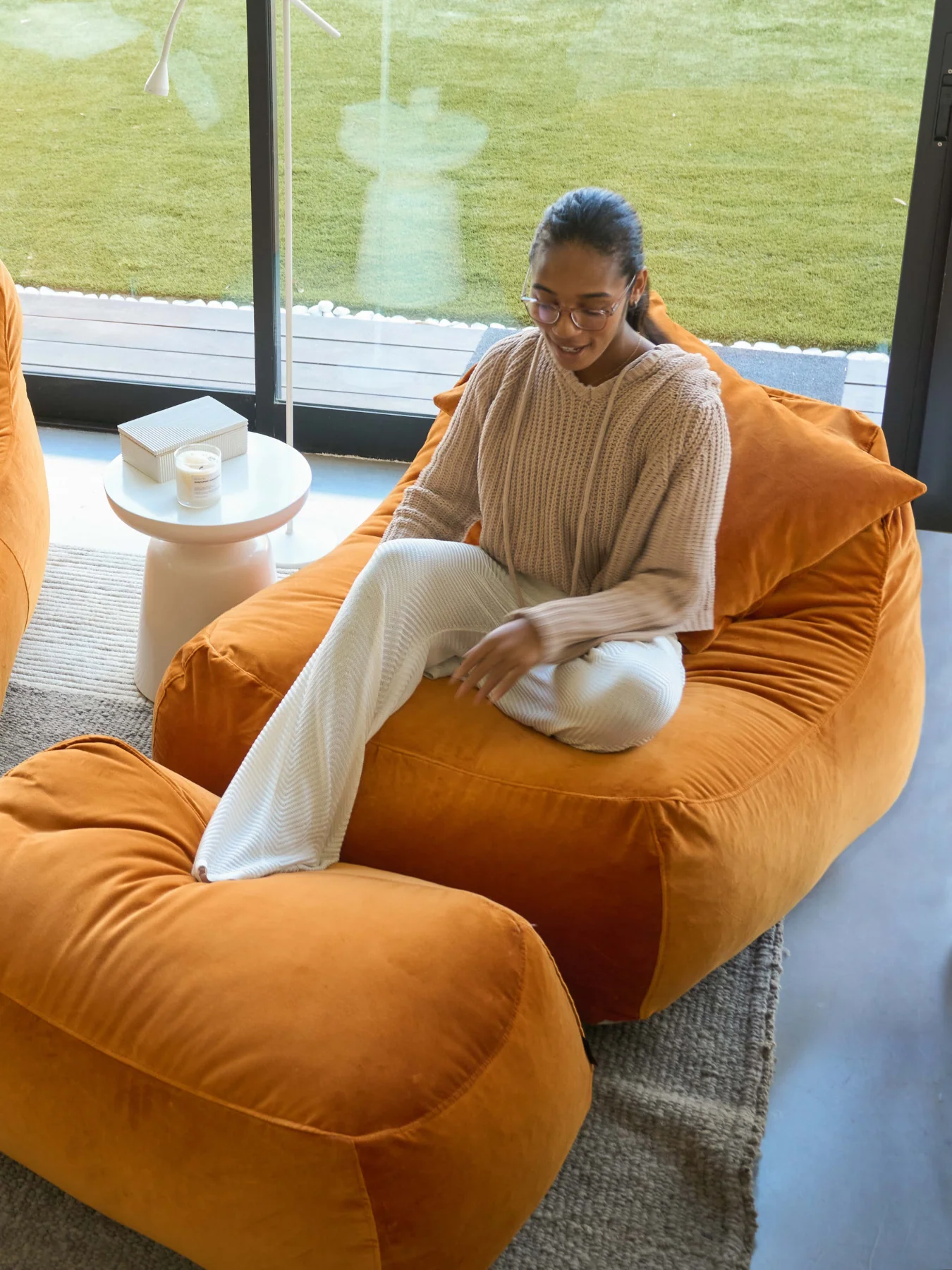 Dume Chair Orange Wine велюр с пуфом — тёплый акцент в интерьере
