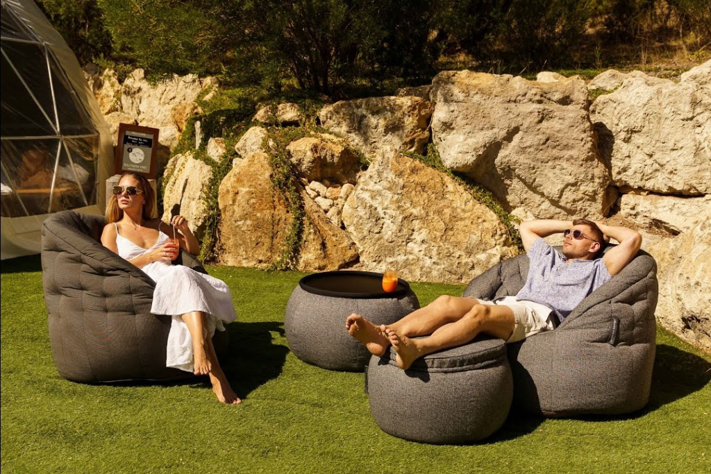 Butterfly Sofa Outdoor - 2.jpg